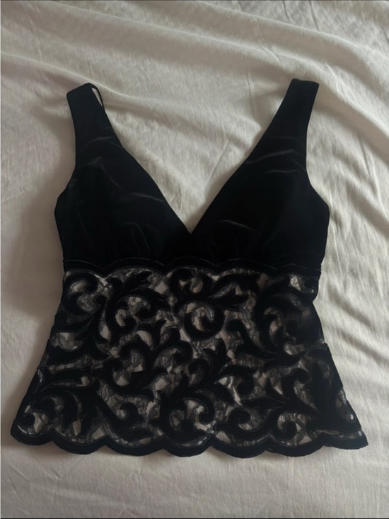 Cache Tops - Cachè luxe size USA 6 romantic goth vibes